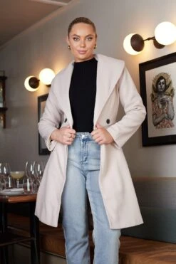 Dolphia Coat - Beige