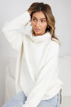 Karlen Knit - White -Reverse Sale Store KarlenKnit WhiteA162035 228.6.20233455